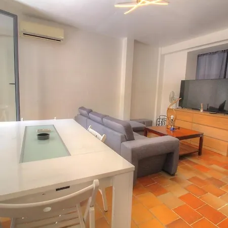 Fabulous 1 Bedroom In Old *