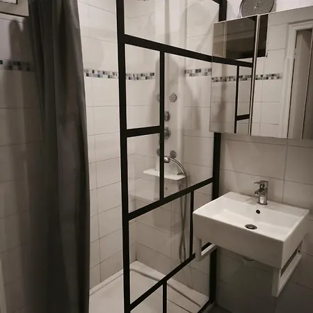 Fabulous 1 Bedroom In Old *